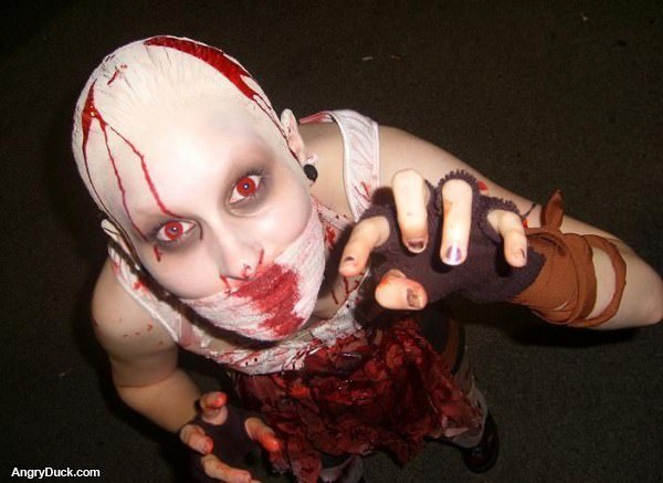 Psycho Zombie Chick