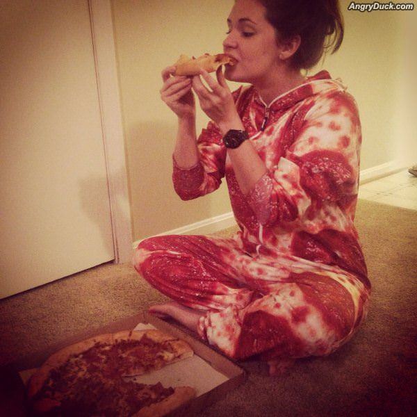 This Girl Loves Pizza
