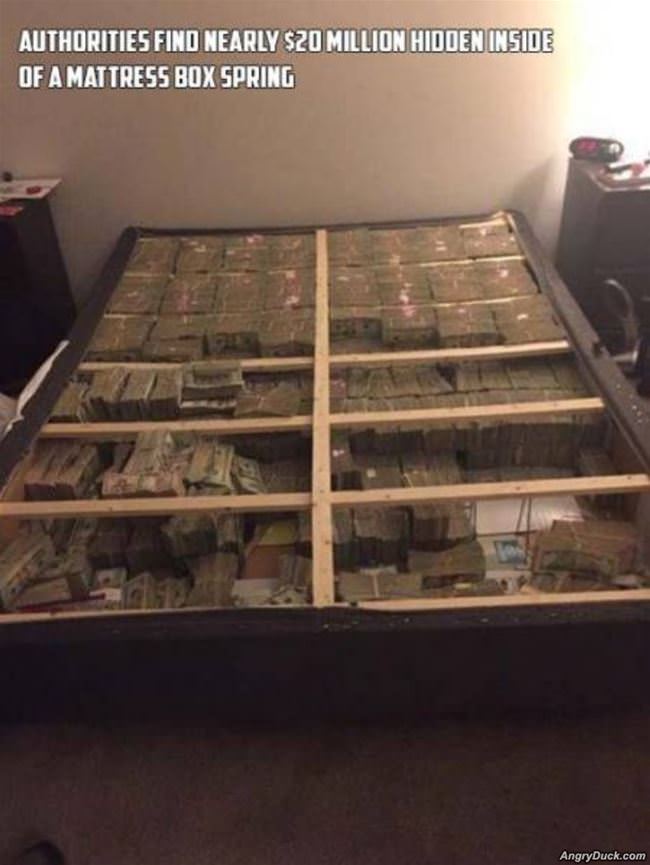 Cash Money In The Bed