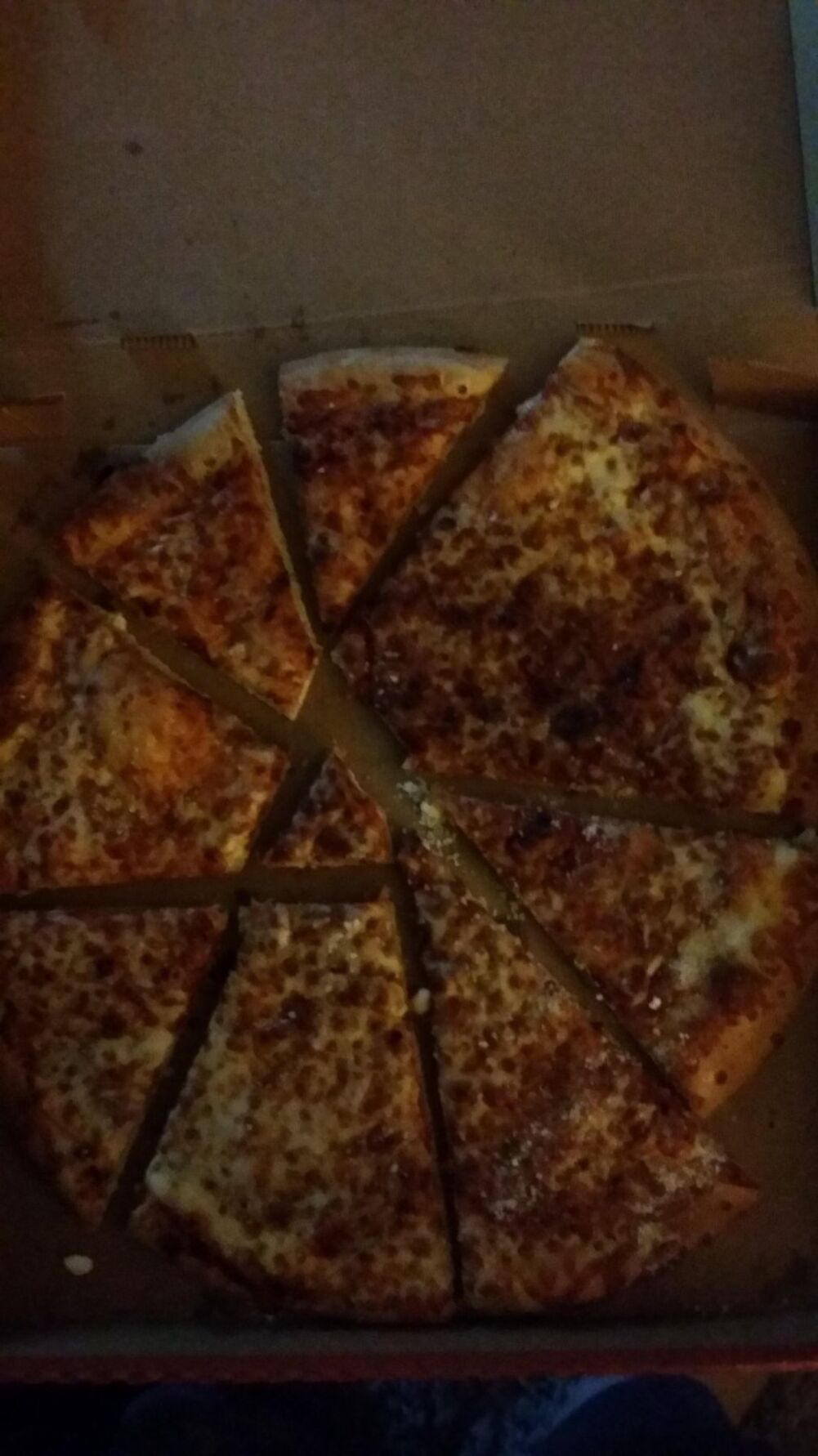 cut up the pizza